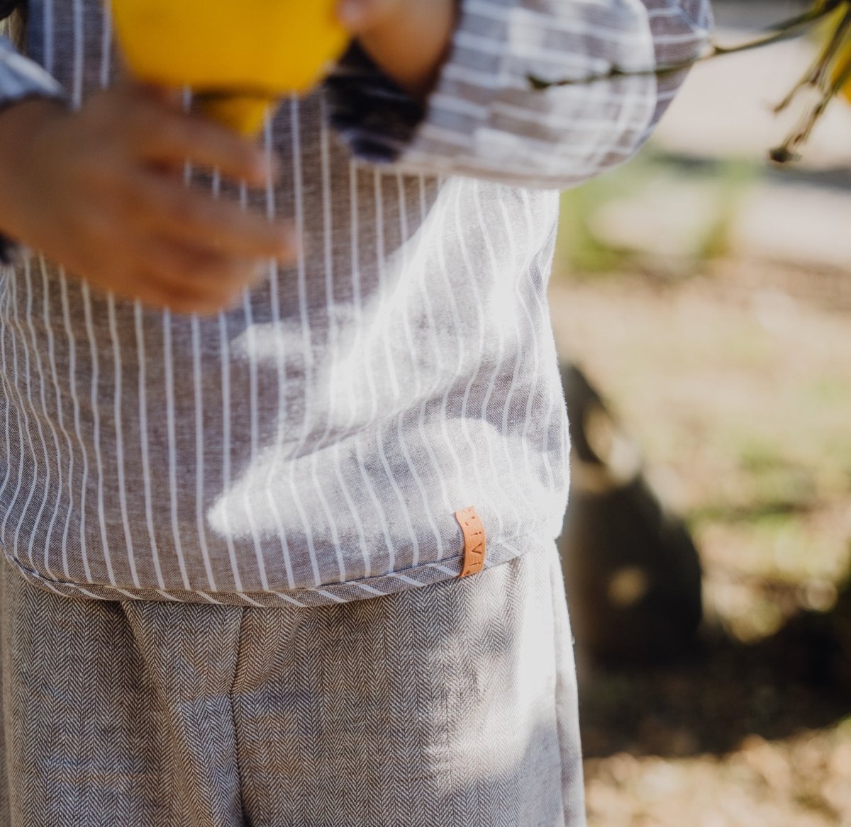 LEINENHEMD BRAUN STRIPES