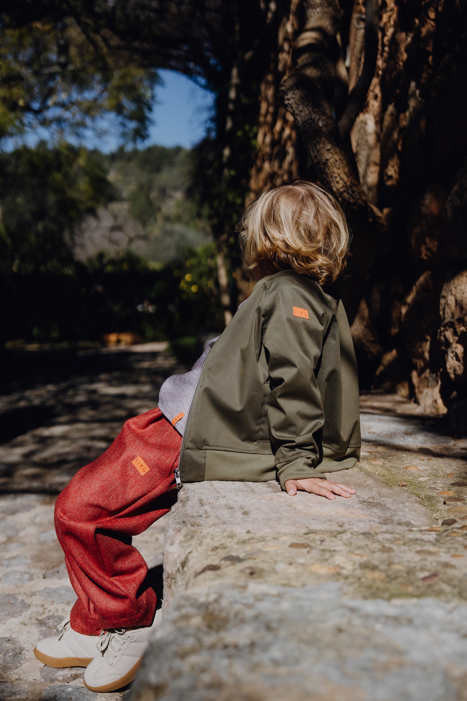 BOMBERJACKE AUS TRENCH GREEN