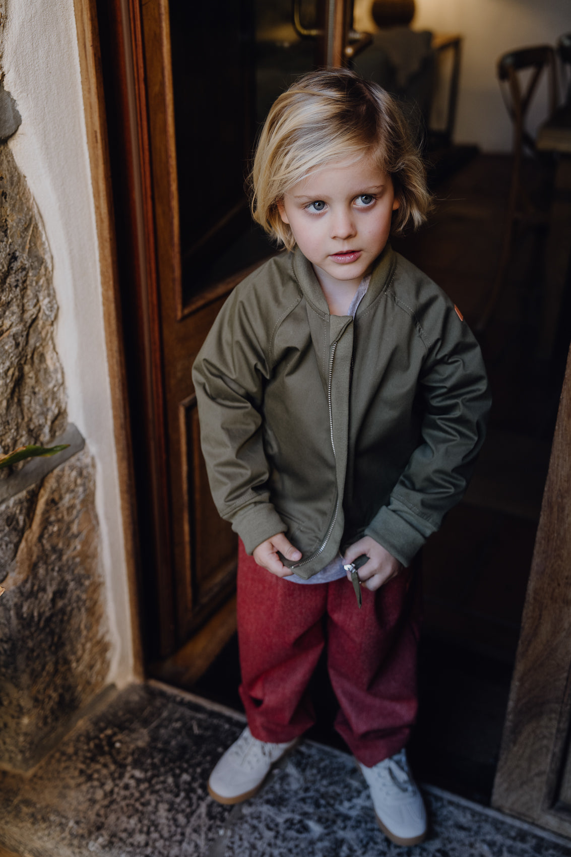 BOMBERJACKE AUS TRENCH GREEN